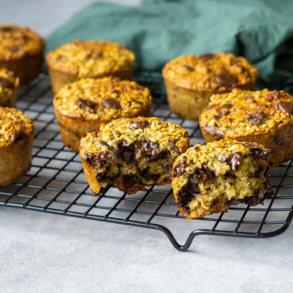 havregrøds muffins med chokolade havregrøds muffins med chokolade