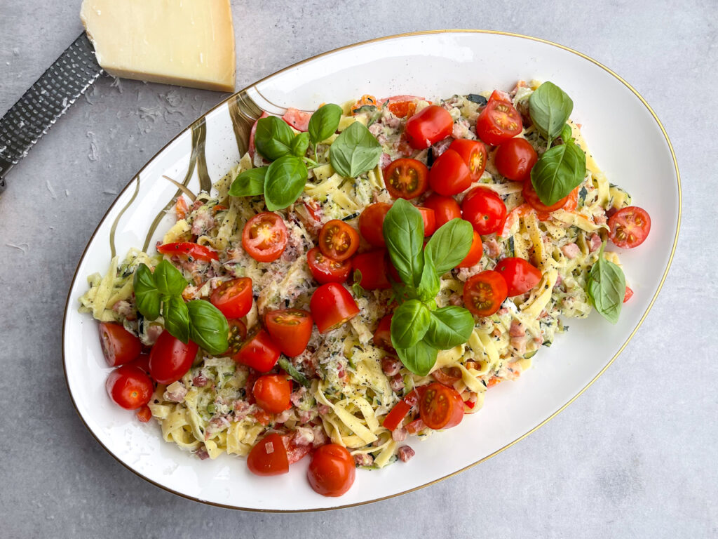 Pasta med flødeost og bacon
