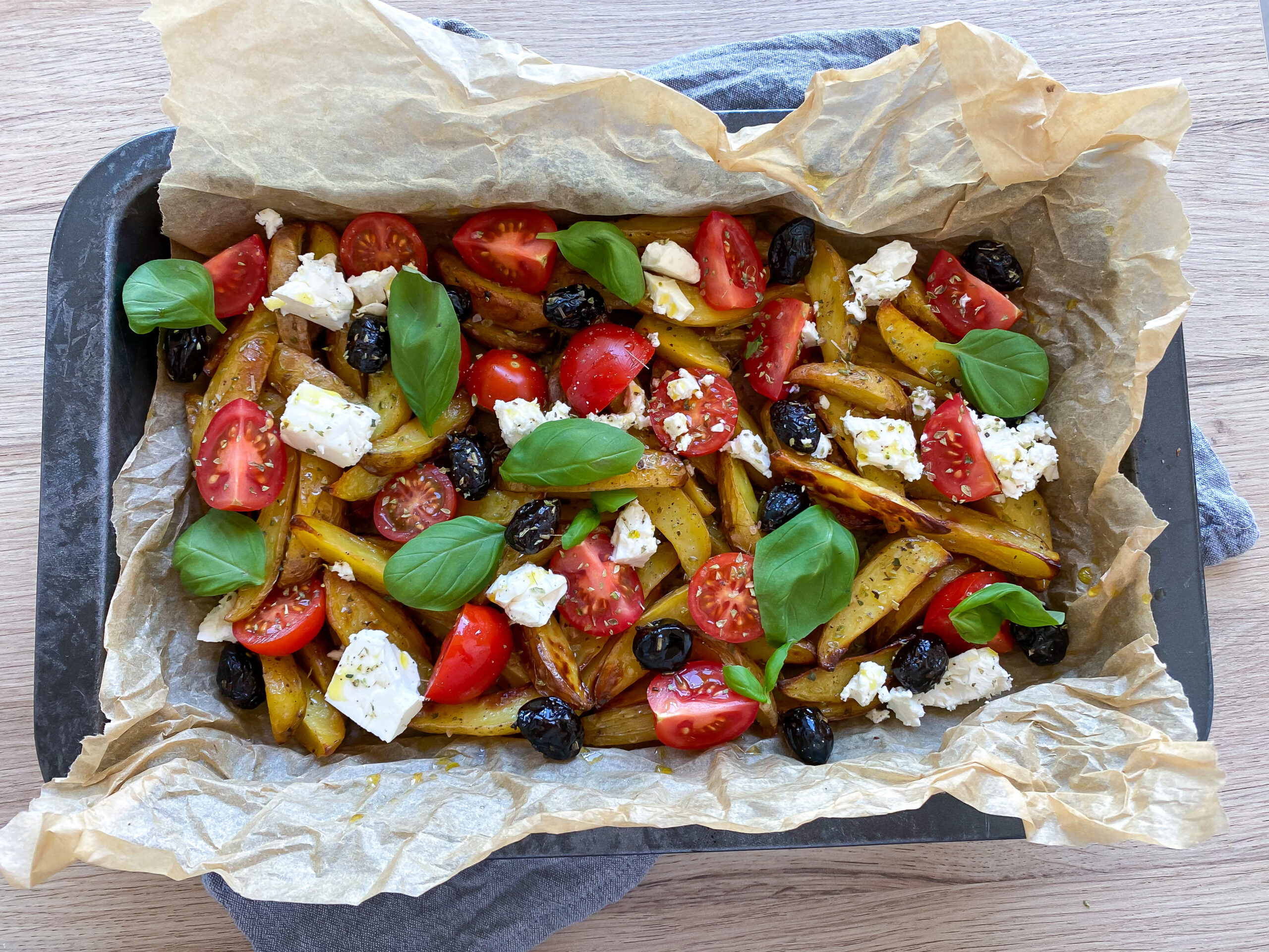 Græske kartofler med feta og oliven