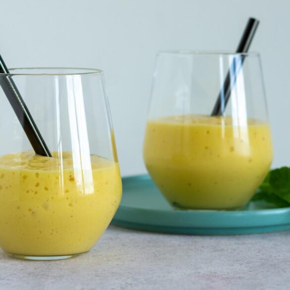 Mango smoothie Mango smoothie